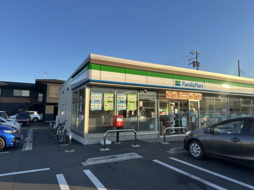 ファミリーマート 宇都宮東峰町店(コンビニ)まで680m エムズワールド Ⅱ