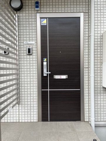 玄関前 ラ･ルーチェ