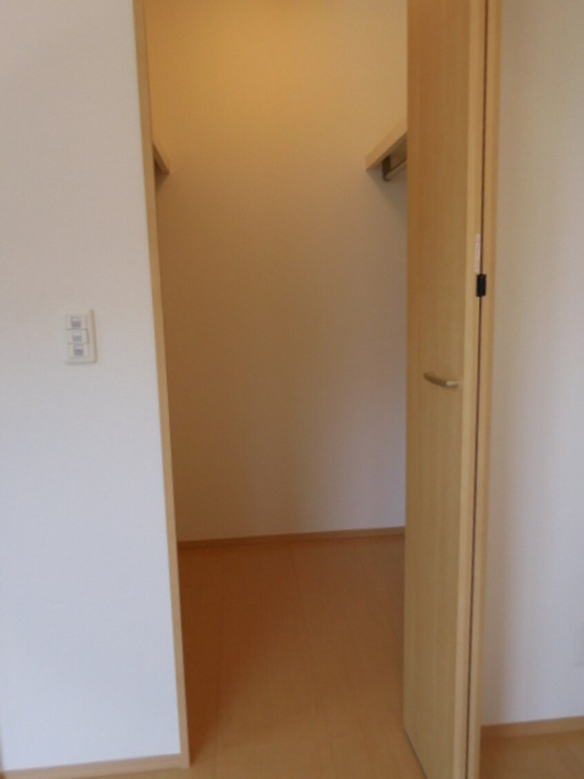 ウォークインクローゼット フォーゲルテラス ブラウⅠ