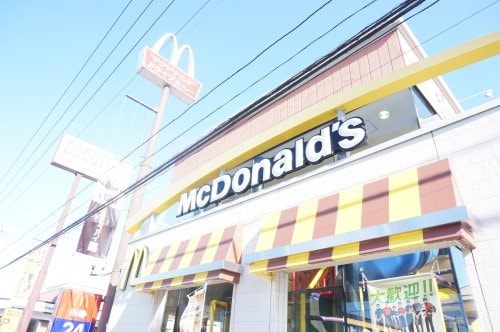 マクドナルド 宇都宮上戸祭店(ファストフード)まで493m リステル西村Ⅰ