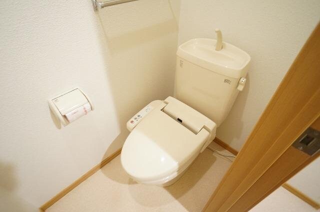 トイレもきれいです カーサＫ　Ａ