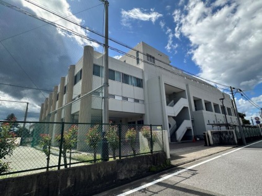 宇都宮市立星が丘中学校(中学校/中等教育学校)まで685m OMレジデンス八幡山公園