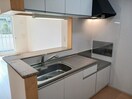 コンパクトなキッチンで掃除もラクラク アン・ボヌールＡ