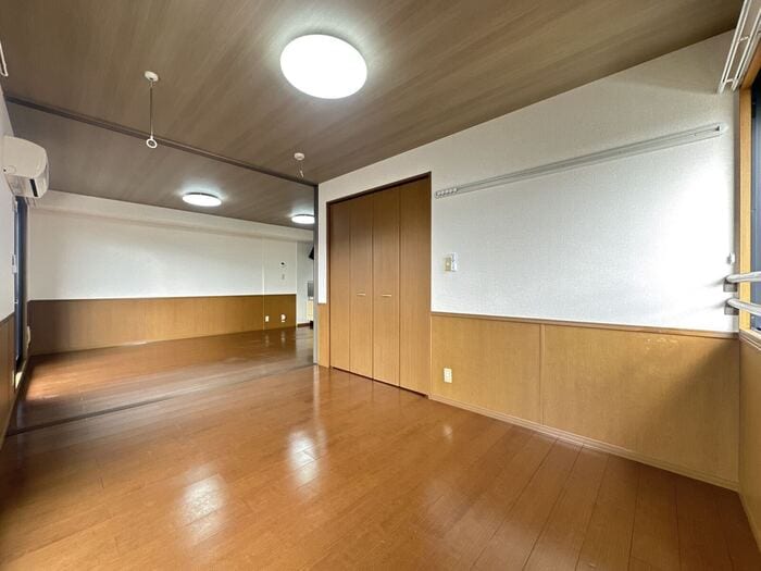 洋室 リビングタウン横田新町 Ｂ