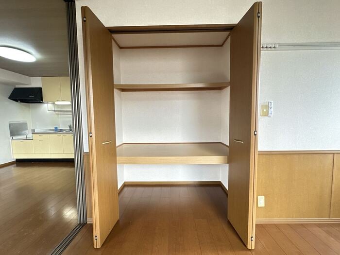 クローゼット リビングタウン横田新町 Ｂ