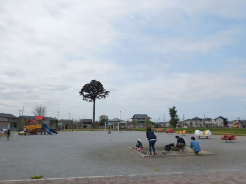 大きな一本杉が目印のテクノ一本杉公園 フォーゲルテラス ブラウⅠ