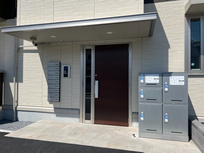 オートロック・宅配ボックス付きエントランス サンライトハイム陽東