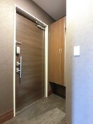 玄関 鏡付きシューズボックス付き サンライトハイム陽東