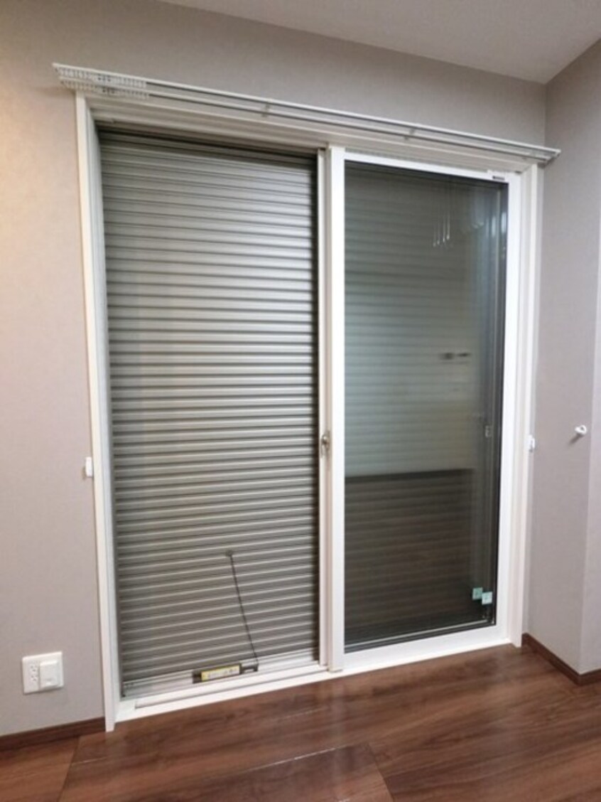 シャッター雨戸付き サンライトハイム陽東