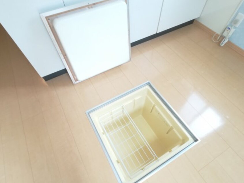 床下収納 イーストヒルズ 八番館