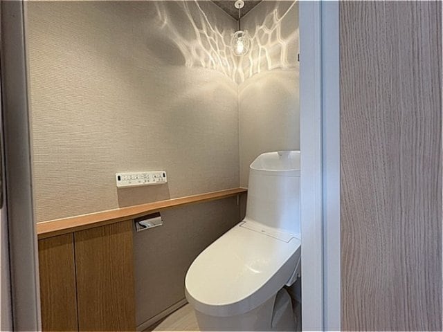 温水洗浄暖房便座のトイレ TORISIAS一条