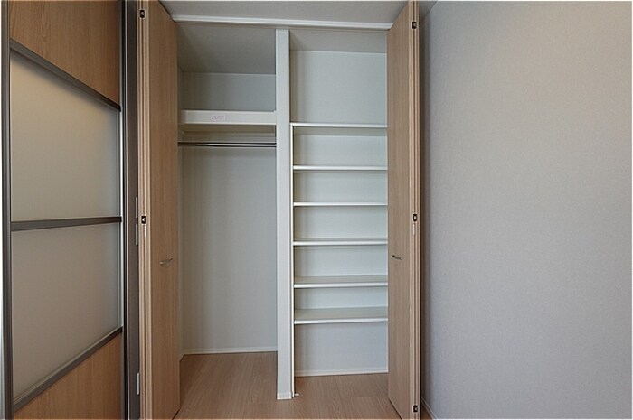 洋室・収納 TORISIAS一条