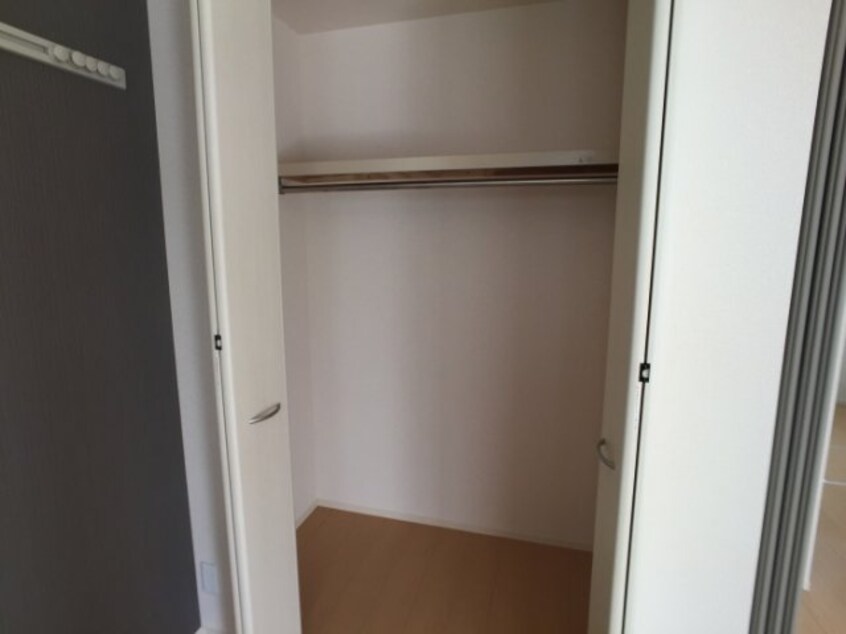 洋室・収納 シャルムトロン Ｃ