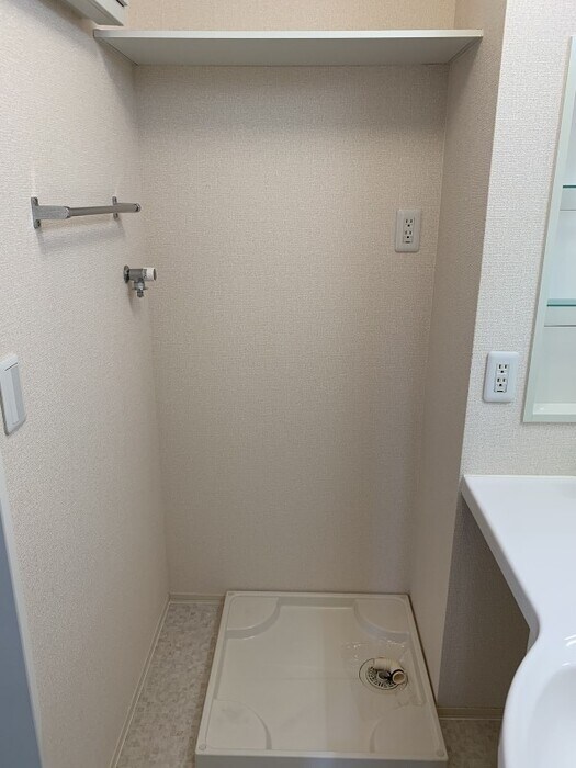 洗濯機置き場 シャルムトロン Ｃ