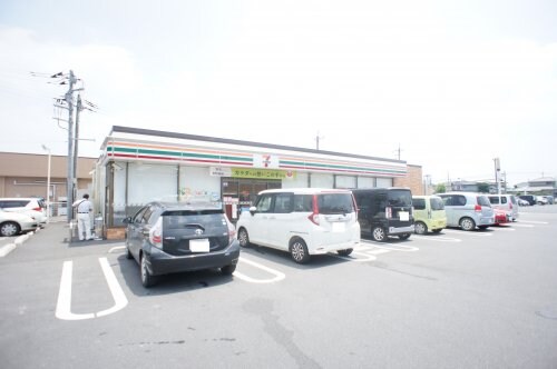 セブンイレブン 筑西川島店(コンビニ)まで1370m ルミエールB棟