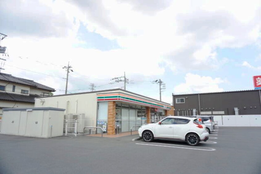 セブンイレブン 小山犬塚1丁目店(コンビニ)まで588m セイシェル