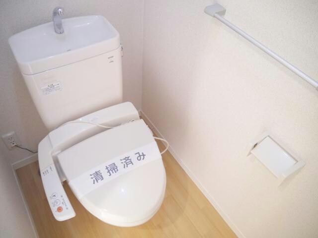 落ち着いた色調のトイレです ブルーメ古山Ⅱ