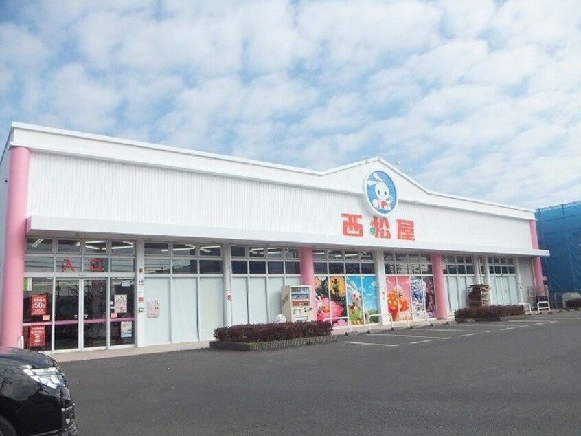 西松屋小山城南店まで40m キー　コート