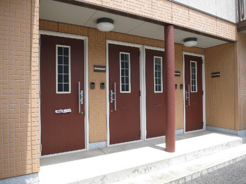 エントランス部分 メゾン・ブランシェ