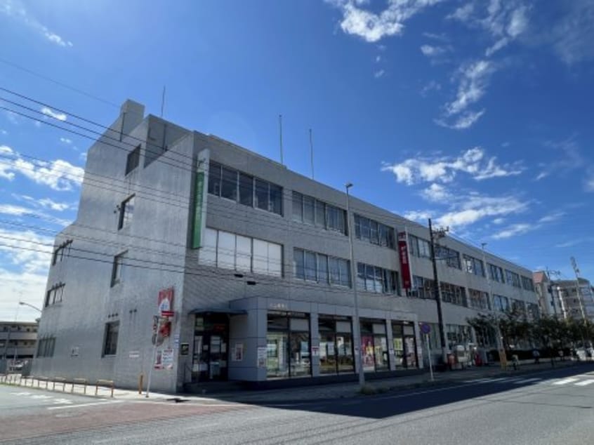 小山郵便局(郵便局)まで356m プリート