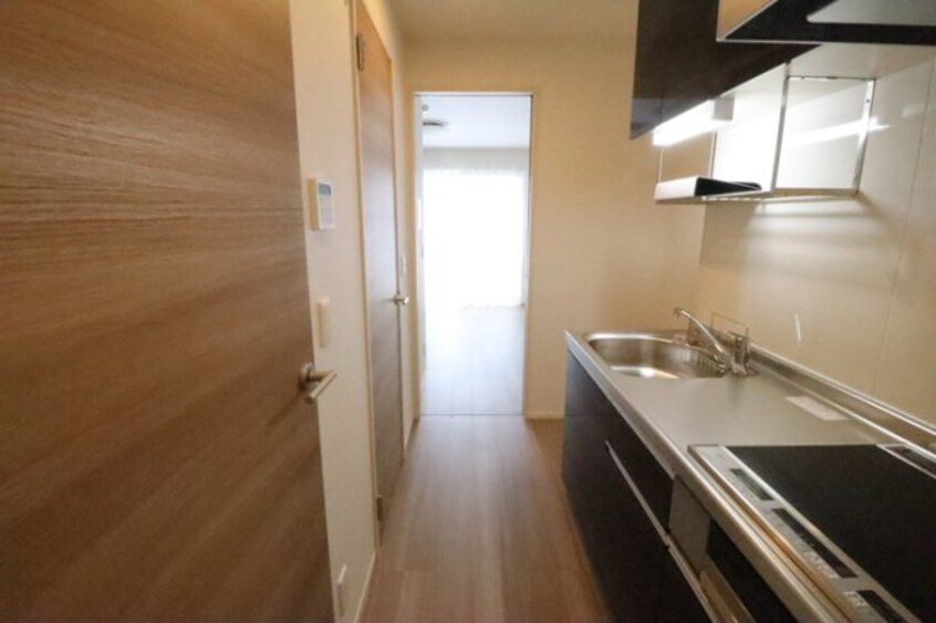 玄関から洋室 プランドールＴＮ Ⅲ 住居