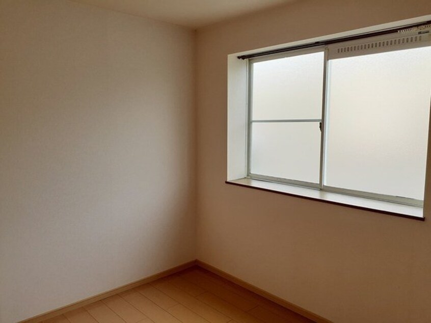  ロイヤルエステート神明Ａ