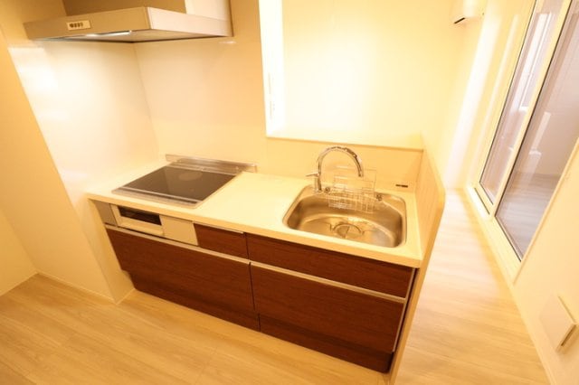 キッチン Ｄ-ＲＯＹＡＬ中央 ＥＡＳＴ