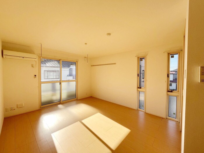 南向きの洋室 ジュウィール