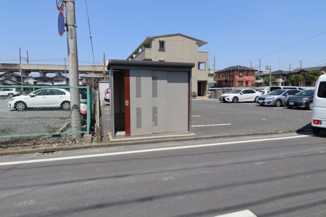 敷地内ゴミ捨て場（可燃系のみ） グロース小山