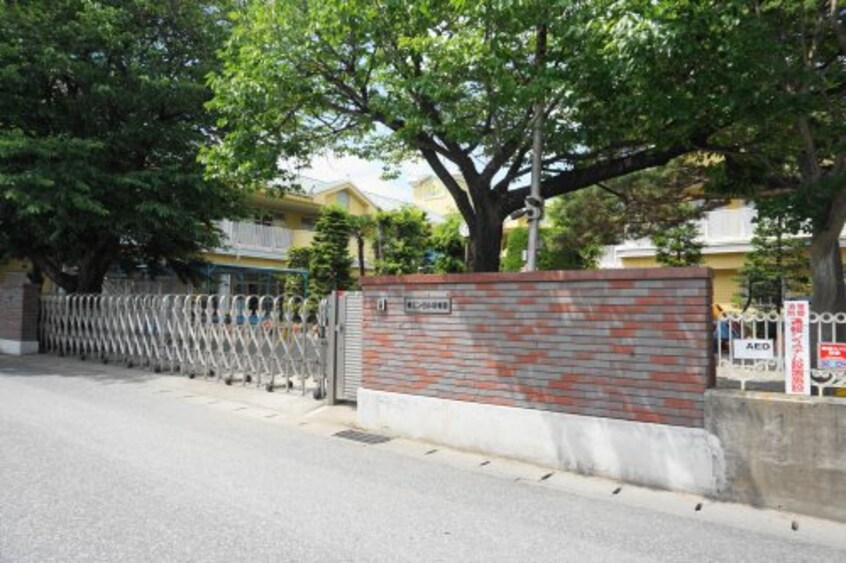 楠エンゼル幼稚園(幼稚園/保育園)まで1182m プレザントエリアＢ