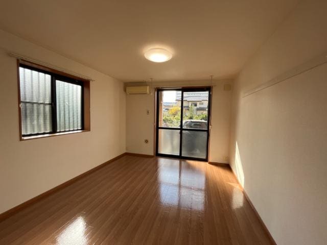 洋室 セピアローズ