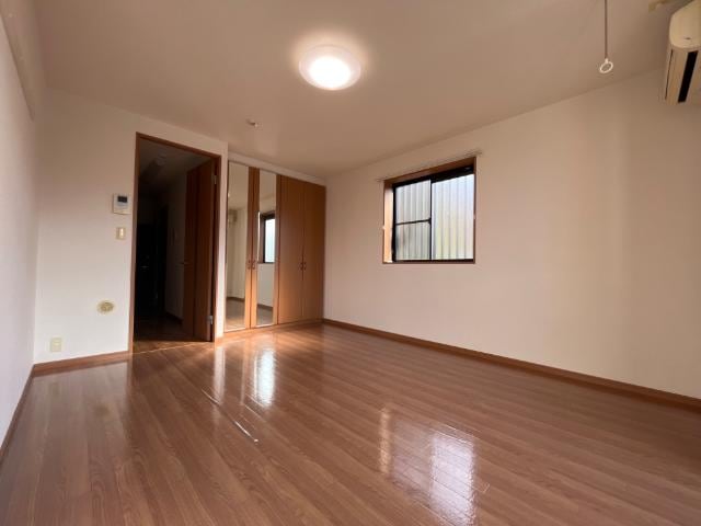 洋室 セピアローズ