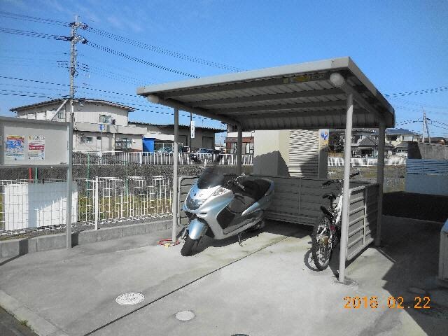 駐輪場 メゾンエタニティ