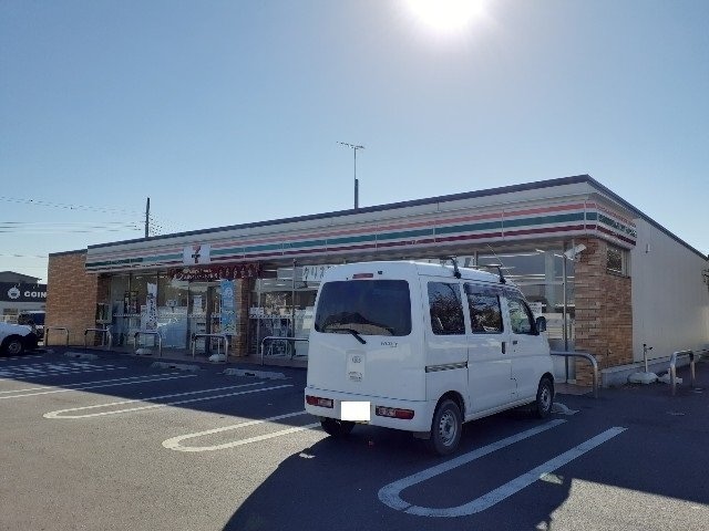 セブンイレブン犬塚４丁目店まで290m ルミエールⅤ