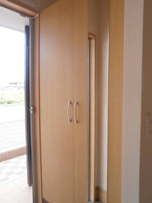 Ｂ202 玄関･ﾄｰﾙｻｲｽﾞのｼｭｰｽﾞﾎﾞｯｸｽ グレイスコート岡本 Ｂ