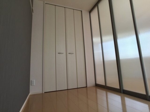 洋室（ライトスクリーンを閉めています） シャルムトロン Ｃ