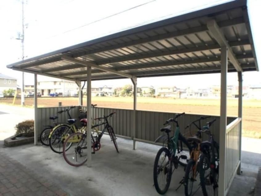 駐輪場 イーストヒルズ 八番館