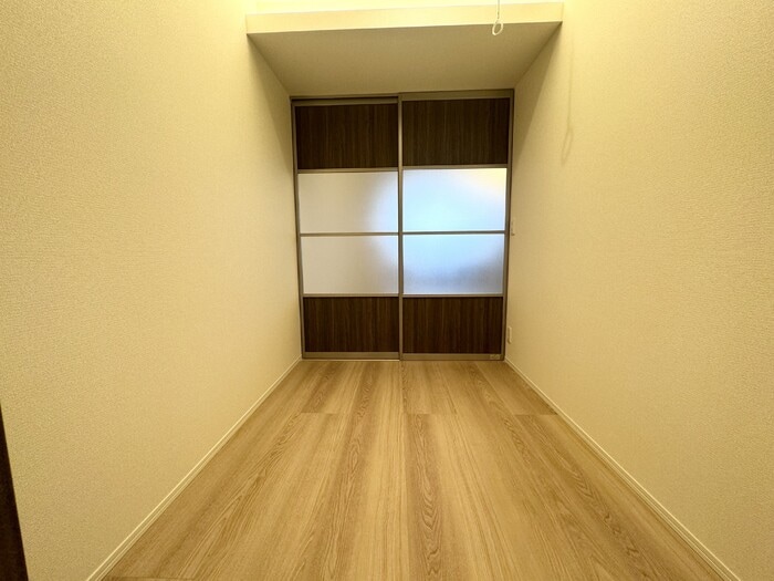 洋室（別角度） D-noir