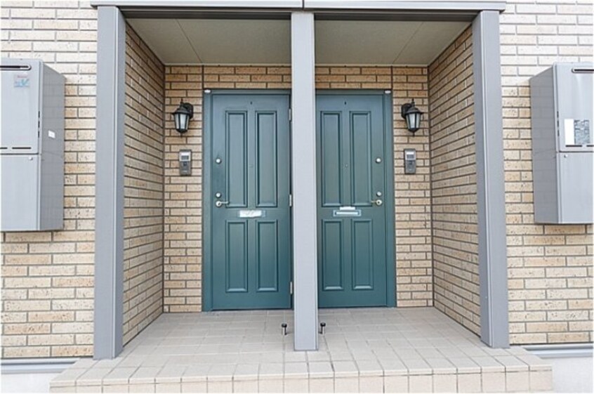 玄関前 アルテール･ヒルズ Ｂ