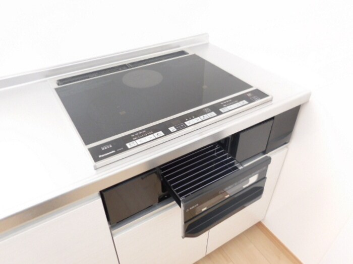 ＩＨクッキングヒーター（2口）＆ラジエントヒーター（1口）、 ＣＲＥＡ元今泉