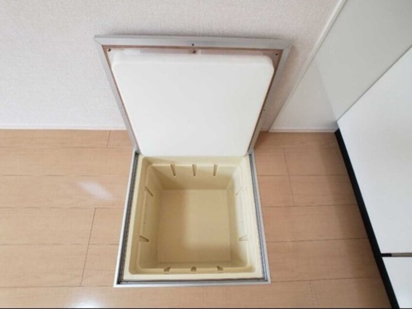 床下収納 グレイスコート清原台 Ｃ