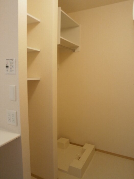 洗濯機置き場と収納棚 エスペランサ Ｂ