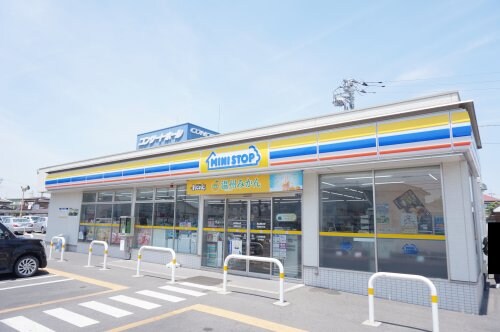 ミニストップ 宇都宮五代店(コンビニ)まで424m ネオ・アヴァンセ五代 弐番館