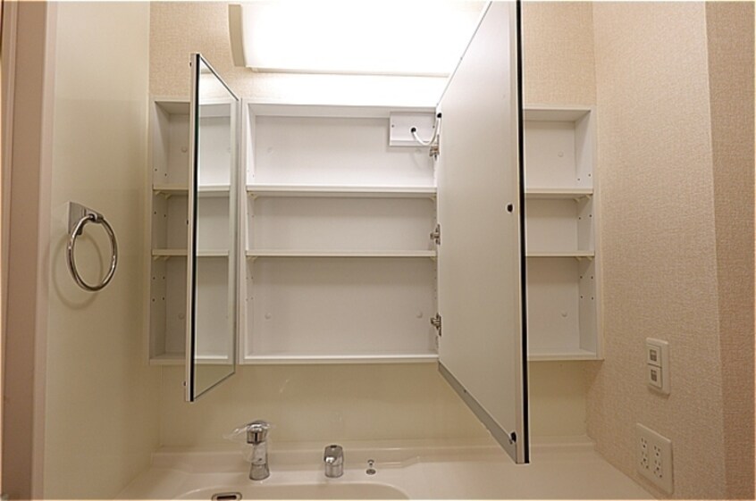 洗面台・鏡裏収納 Ｒｅｖｅ・ｋ