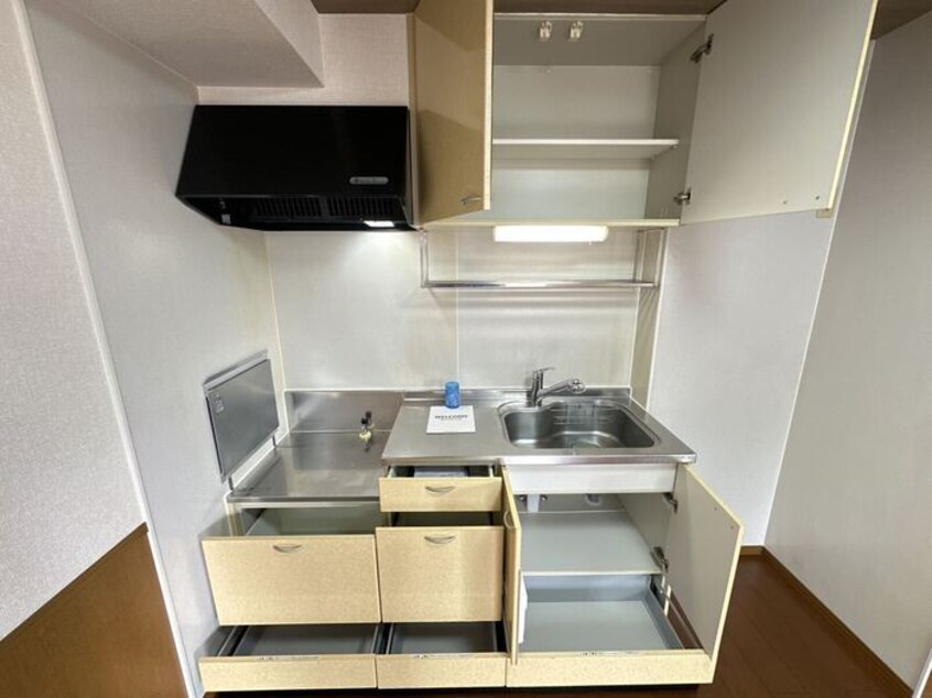 キッチン（収納） リビングタウン横田新町 Ｂ