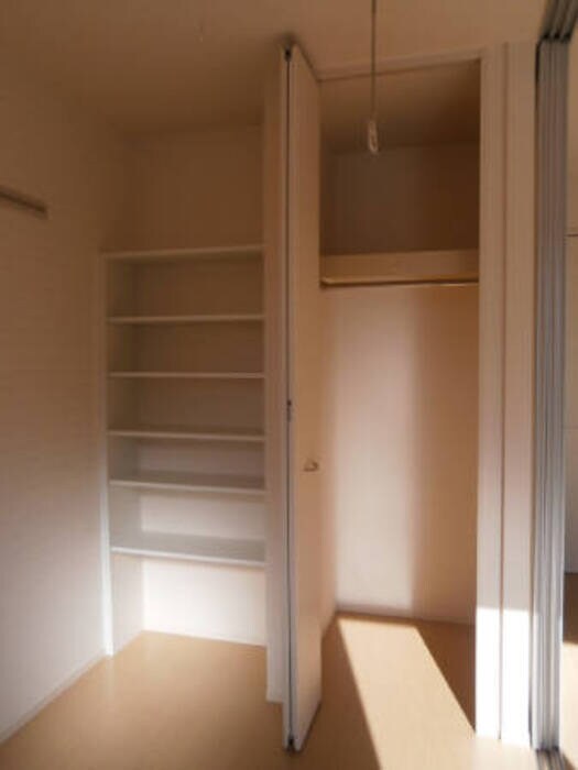 ｸﾛｰｾﾞｯﾄ＆収納棚 Ｒｅｖｅ・ｋ