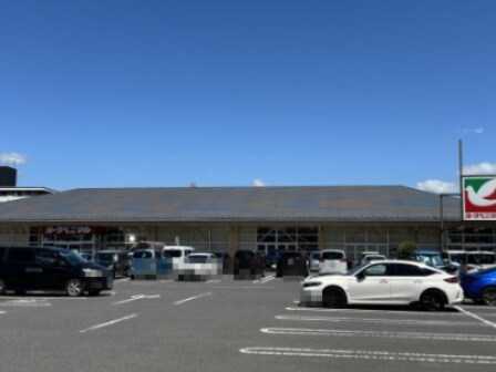 ヨークベニマル泉が丘店(スーパー)まで1018m ハーベスト・ガーデン Ｂ