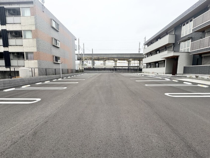 駐車場 CLASSEUM元今泉