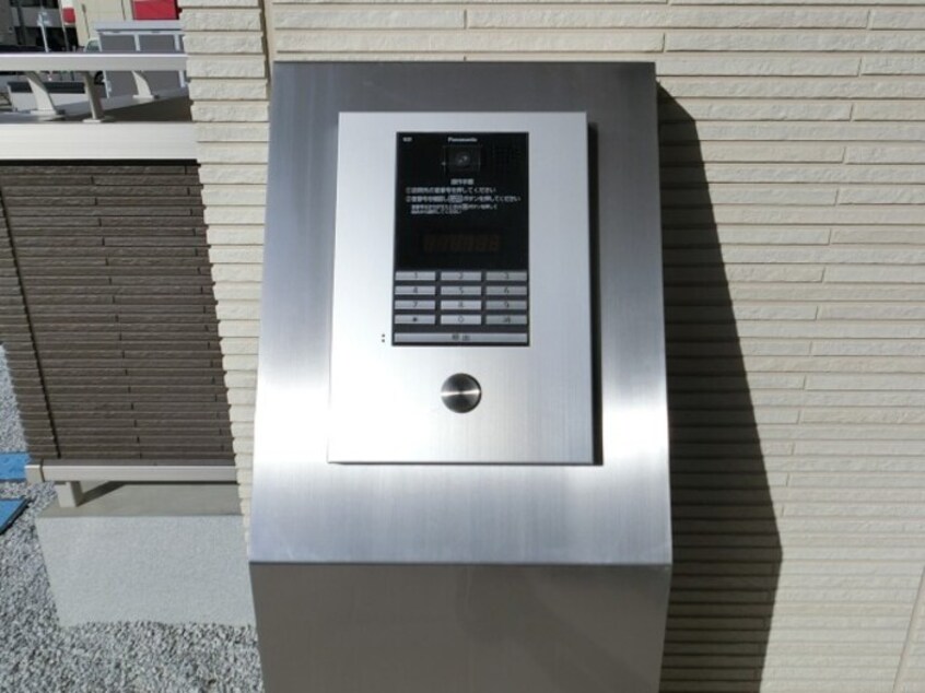 オートロックのエントランス イーストコート Ｂ