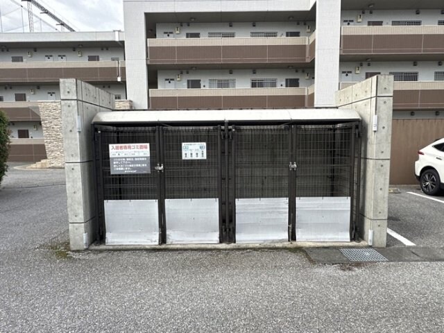 ゴミステーション ジュールフェリエ